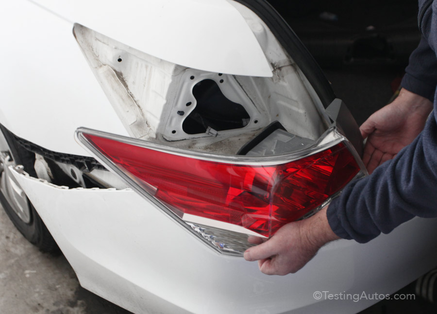 Insurance Cover for Broken tail light: Firms to opt for