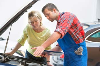 Technician explaining repairs